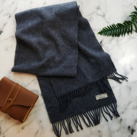 BURBERRY CLASSIC STEEL COLOR LAMBSWOOL SCARF - Picture 2 of 13